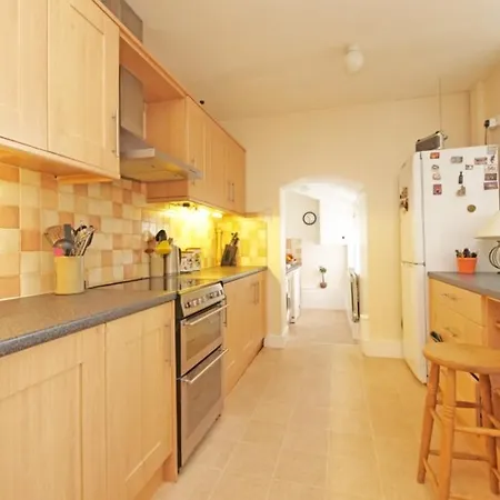 Brylie House, Large Family * 스킵턴